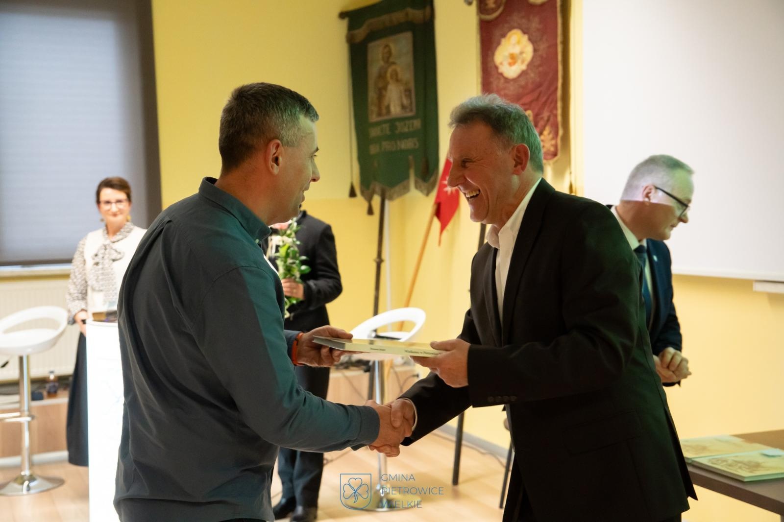 Zdjęcie w galerii na portalu naszraciborz.pl: Wielkanoc w Pietrowicach Wielkich w nowej publikacji Brunona Stojera wiadomości z regionu