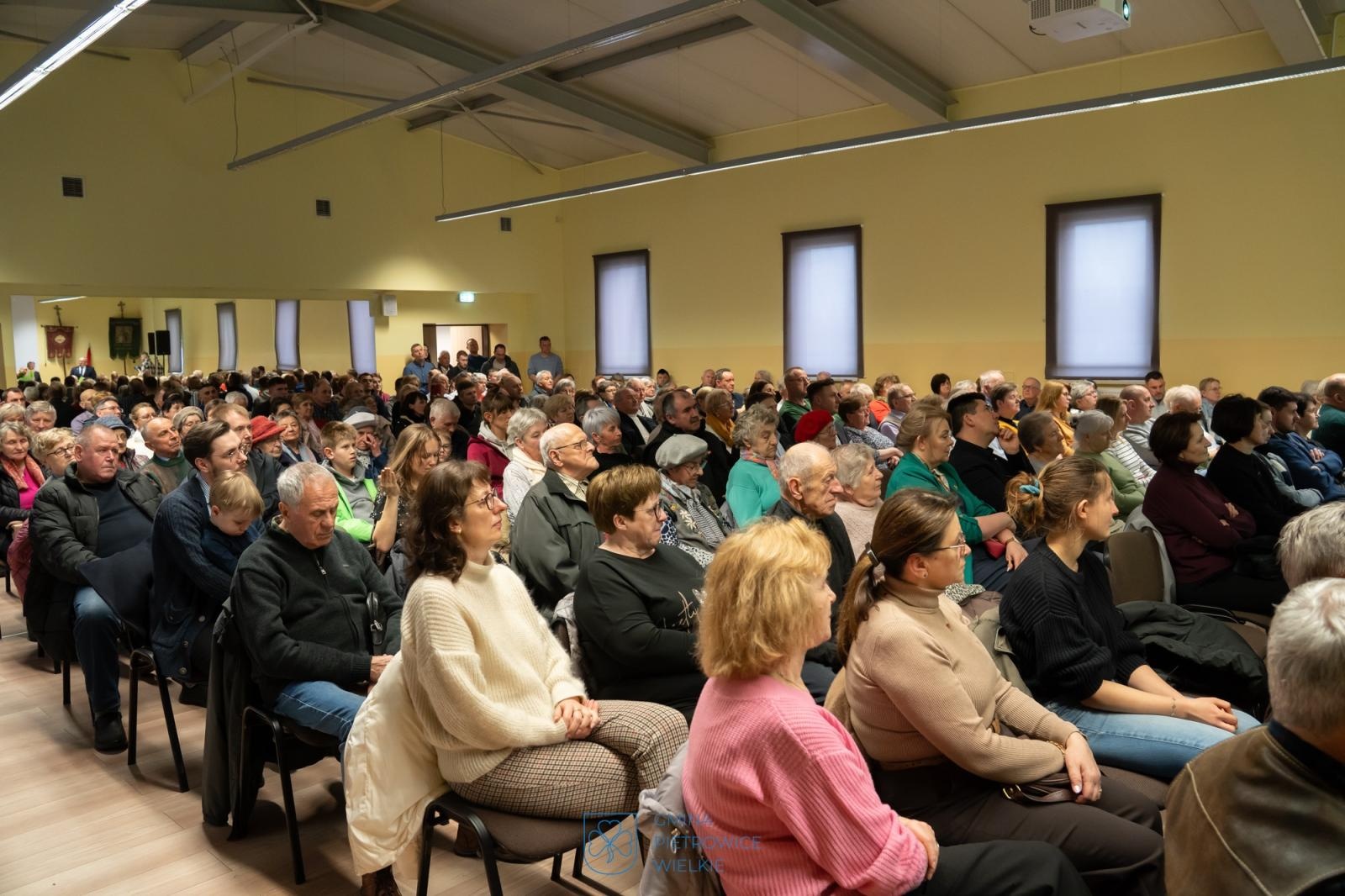 Zdjęcie w galerii na portalu naszraciborz.pl: Wielkanoc w Pietrowicach Wielkich w nowej publikacji Brunona Stojera wiadomości z regionu