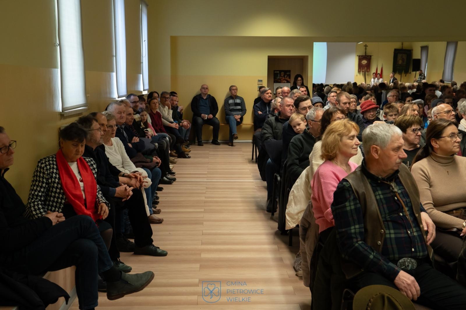 Zdjęcie w galerii na portalu naszraciborz.pl: Wielkanoc w Pietrowicach Wielkich w nowej publikacji Brunona Stojera wiadomości z regionu