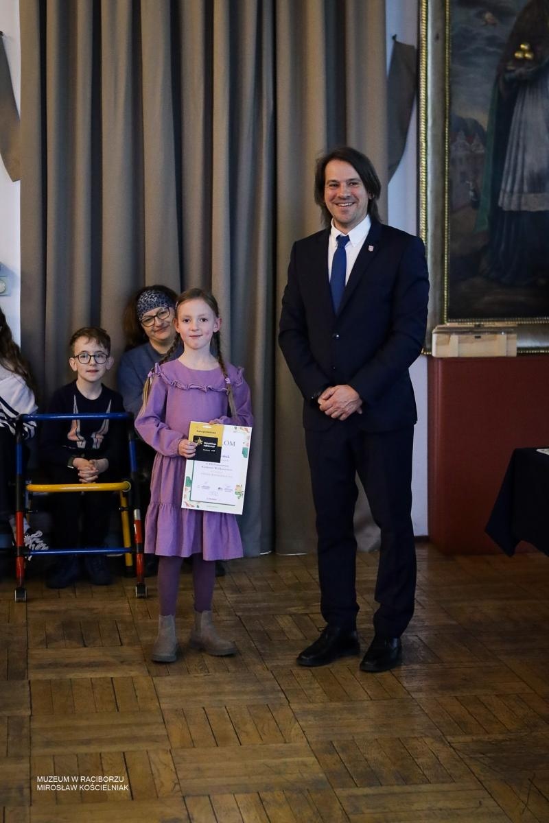 Zdjęcie w galerii na portalu naszraciborz.pl: Rozstrzygnięto XX Powiatowy Konkurs Wielkanocny w Raciborzu wiadomości z regionu