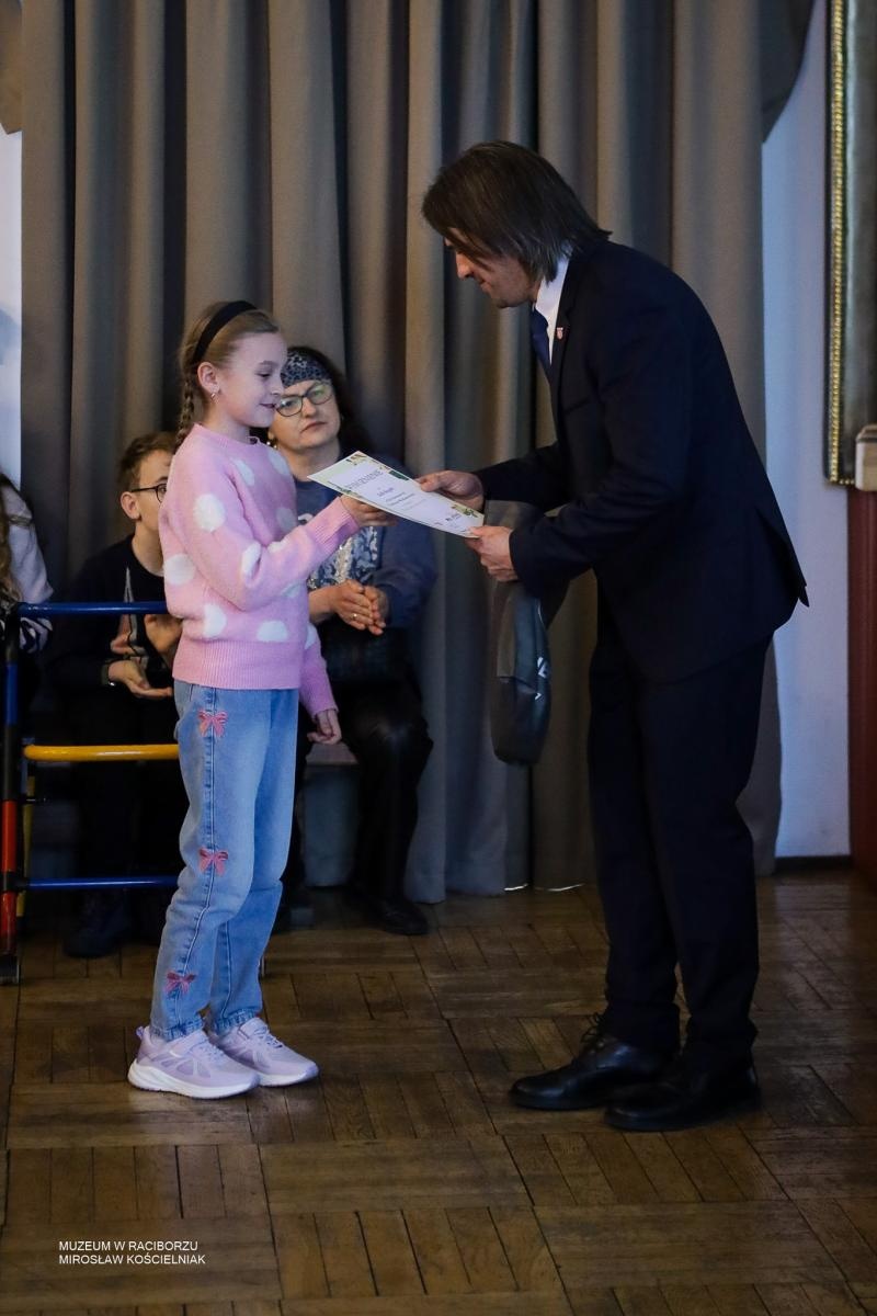 Zdjęcie w galerii na portalu naszraciborz.pl: Rozstrzygnięto XX Powiatowy Konkurs Wielkanocny w Raciborzu wiadomości z regionu