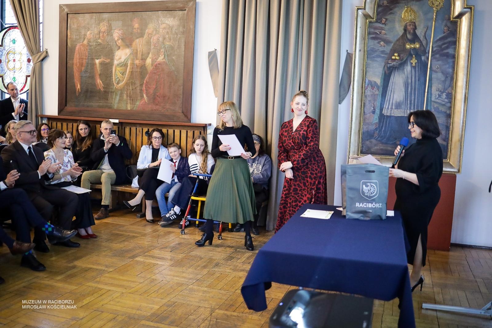 Zdjęcie w galerii na portalu naszraciborz.pl: Rozstrzygnięto XX Powiatowy Konkurs Wielkanocny w Raciborzu wiadomości z regionu