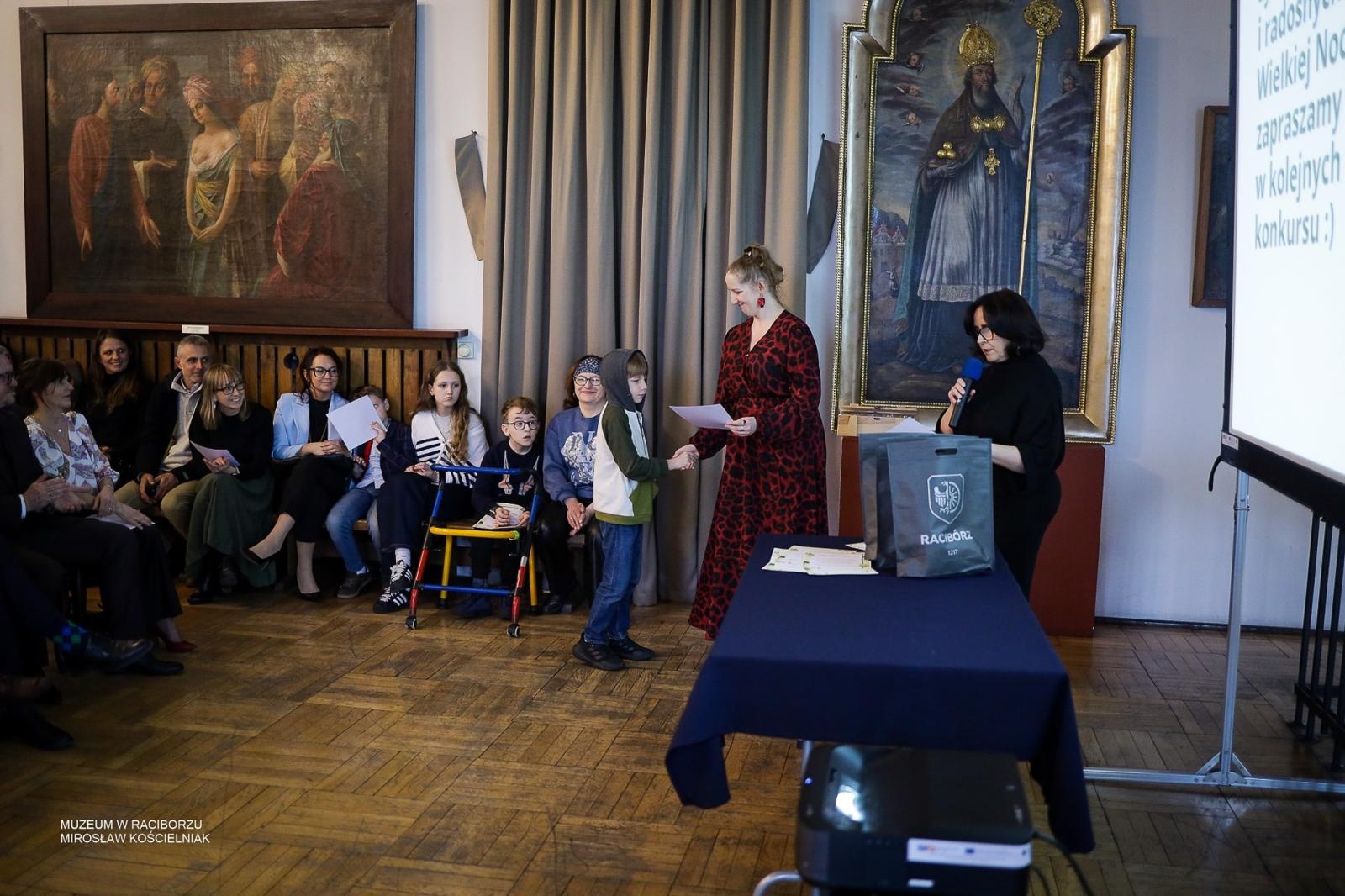 Zdjęcie w galerii na portalu naszraciborz.pl: Rozstrzygnięto XX Powiatowy Konkurs Wielkanocny w Raciborzu wiadomości z regionu