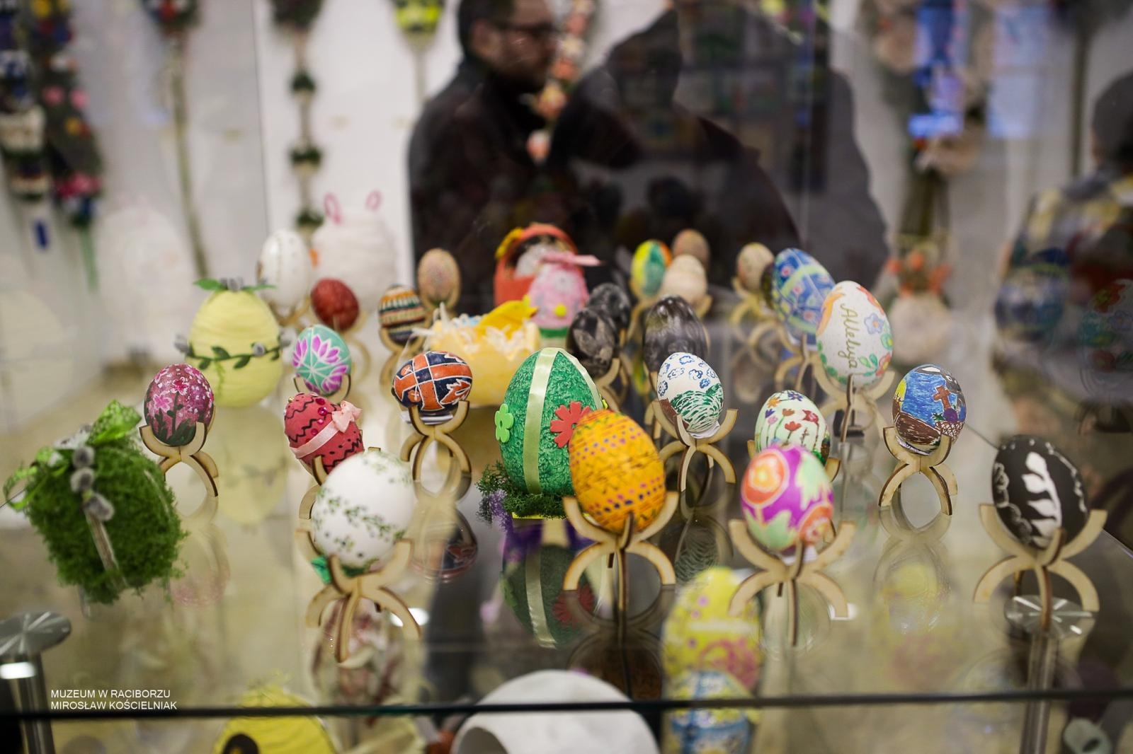 Zdjęcie w galerii na portalu naszraciborz.pl: Rozstrzygnięto XX Powiatowy Konkurs Wielkanocny w Raciborzu wiadomości z regionu