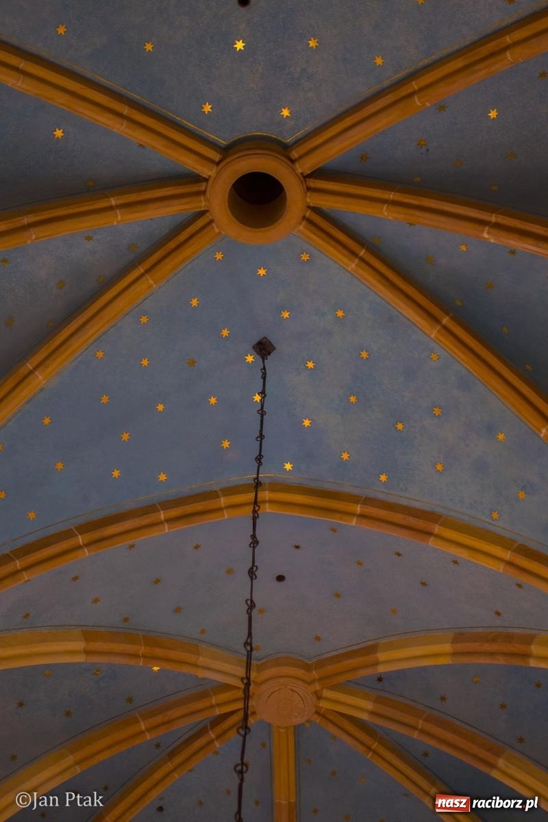 Zdjęcie w galerii na portalu naszraciborz.pl: Pieśni wielkopostne w kaplicy zamkowej. Owacje na stojąco dla scholi Od Serca [FOTO i WIDEO] wiadomości z regionu