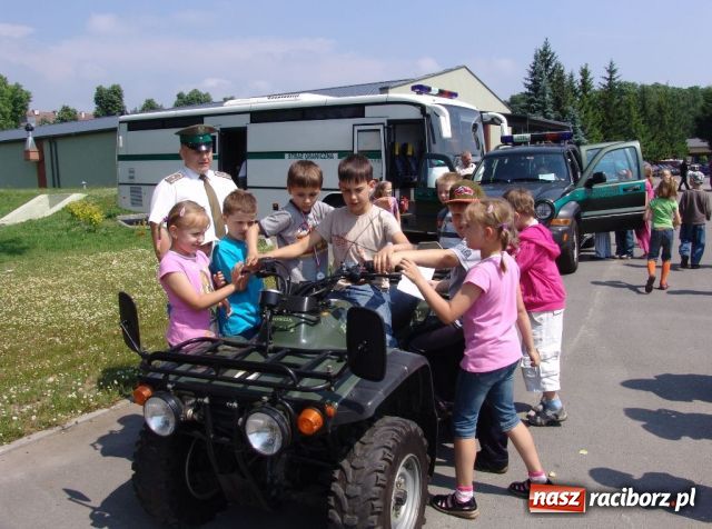 Zdjęcie w galerii na portalu naszraciborz.pl: Dzień Dziecka ze Strażą Graniczną wiadomości z regionu