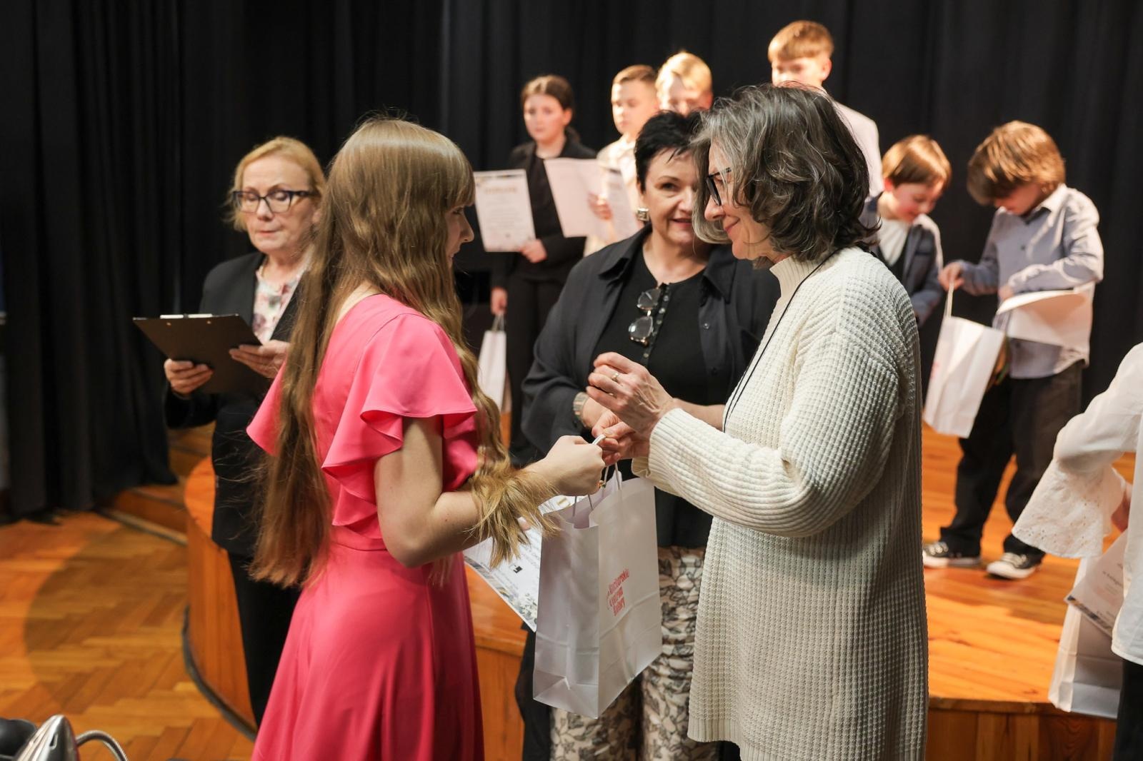 Zdjęcie w galerii na portalu naszraciborz.pl: Powiatowe eliminacje Konkursu Recytatorskiego MAŁY OKR 2026 w Raciborzu wiadomości z regionu