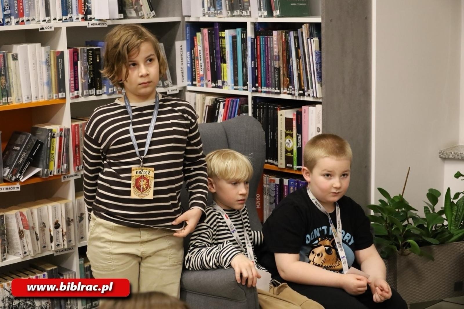 Zdjęcie w galerii na portalu naszraciborz.pl: Biblioteka pełna magii - Noc z Andersenem 2026 w krainie Narnii wiadomości z regionu