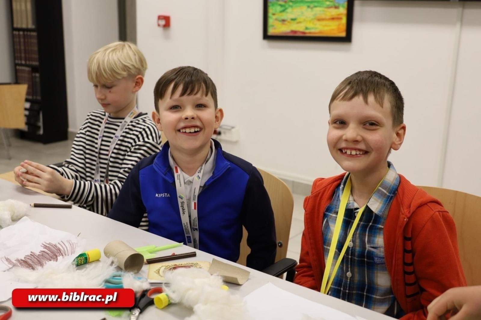 Zdjęcie w galerii na portalu naszraciborz.pl: Biblioteka pełna magii - Noc z Andersenem 2026 w krainie Narnii wiadomości z regionu