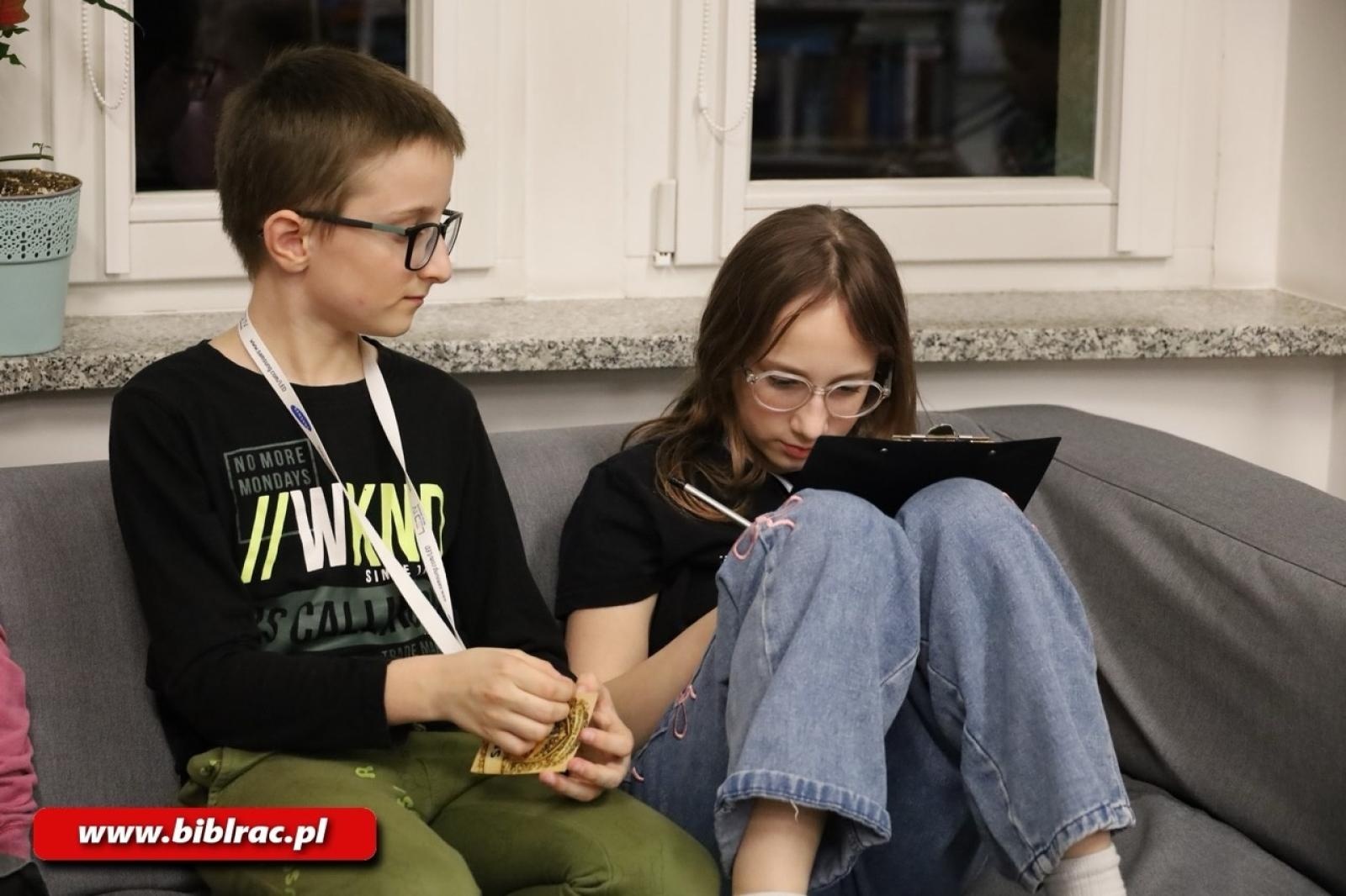 Zdjęcie w galerii na portalu naszraciborz.pl: Biblioteka pełna magii - Noc z Andersenem 2026 w krainie Narnii wiadomości z regionu