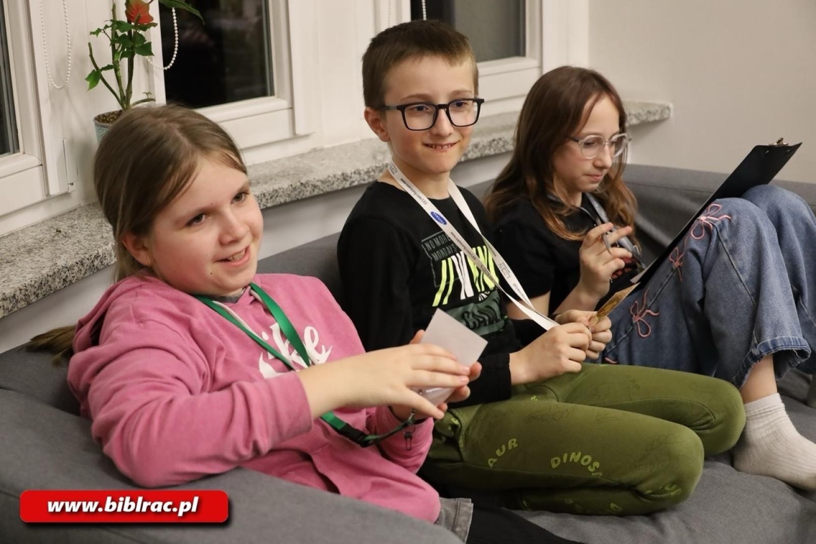 Zdjęcie w galerii na portalu naszraciborz.pl: Biblioteka pełna magii - Noc z Andersenem 2026 w krainie Narnii wiadomości z regionu