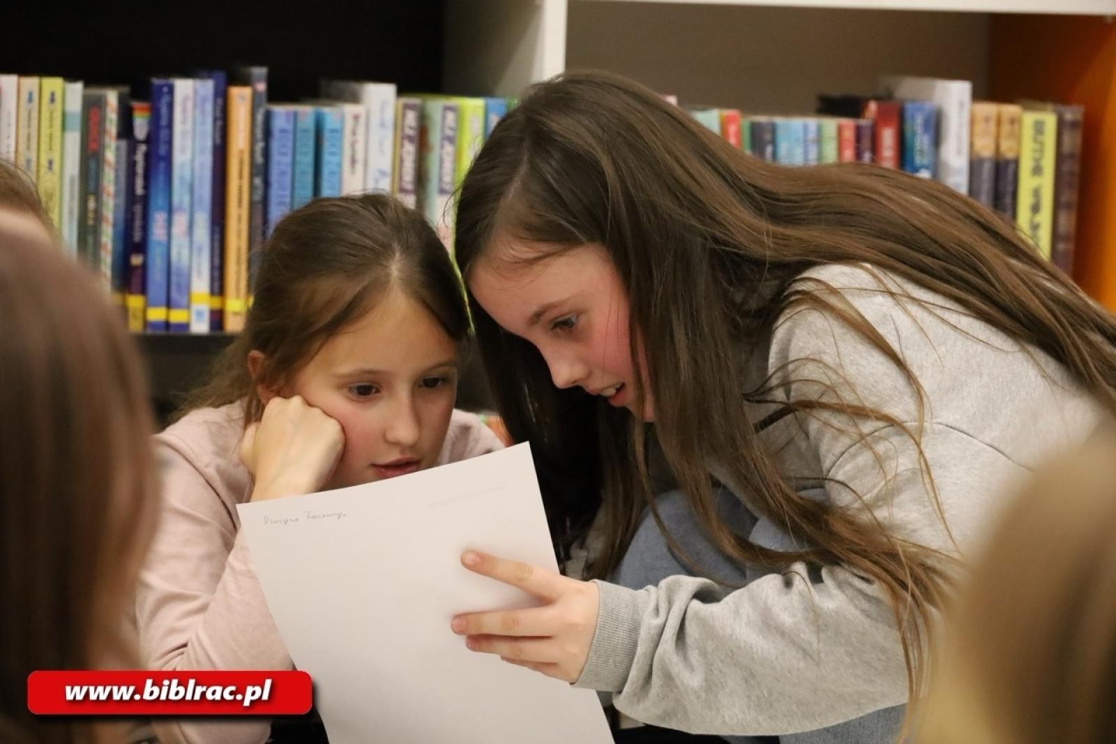 Zdjęcie w galerii na portalu naszraciborz.pl: Biblioteka pełna magii - Noc z Andersenem 2026 w krainie Narnii wiadomości z regionu