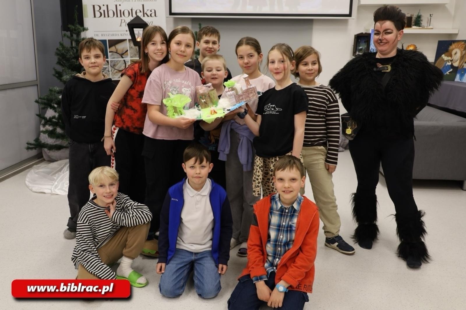 Zdjęcie w galerii na portalu naszraciborz.pl: Biblioteka pełna magii - Noc z Andersenem 2026 w krainie Narnii wiadomości z regionu