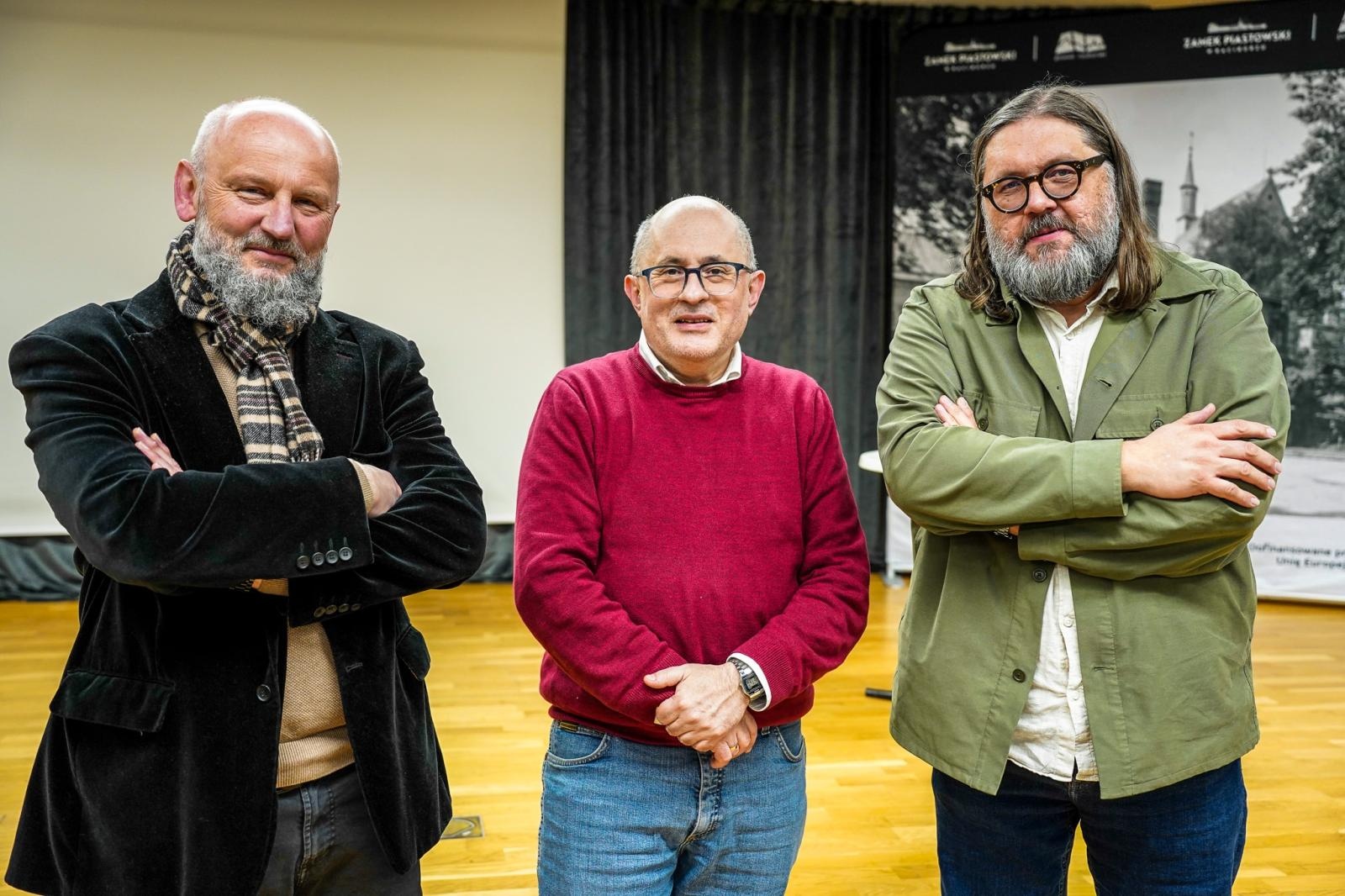 Zdjęcie w galerii na portalu naszraciborz.pl: Czerwony świt nad Odrą. Racibórz 1945 – spotkanie na Zamku Piastowskim wiadomości z regionu