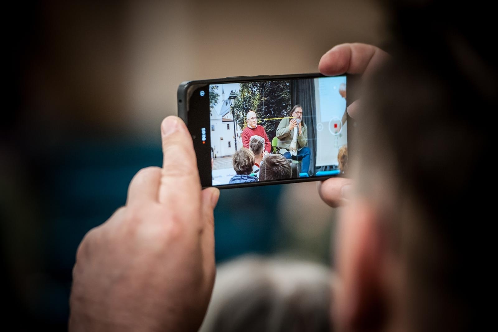 Zdjęcie w galerii na portalu naszraciborz.pl: Czerwony świt nad Odrą. Racibórz 1945 – spotkanie na Zamku Piastowskim wiadomości z regionu