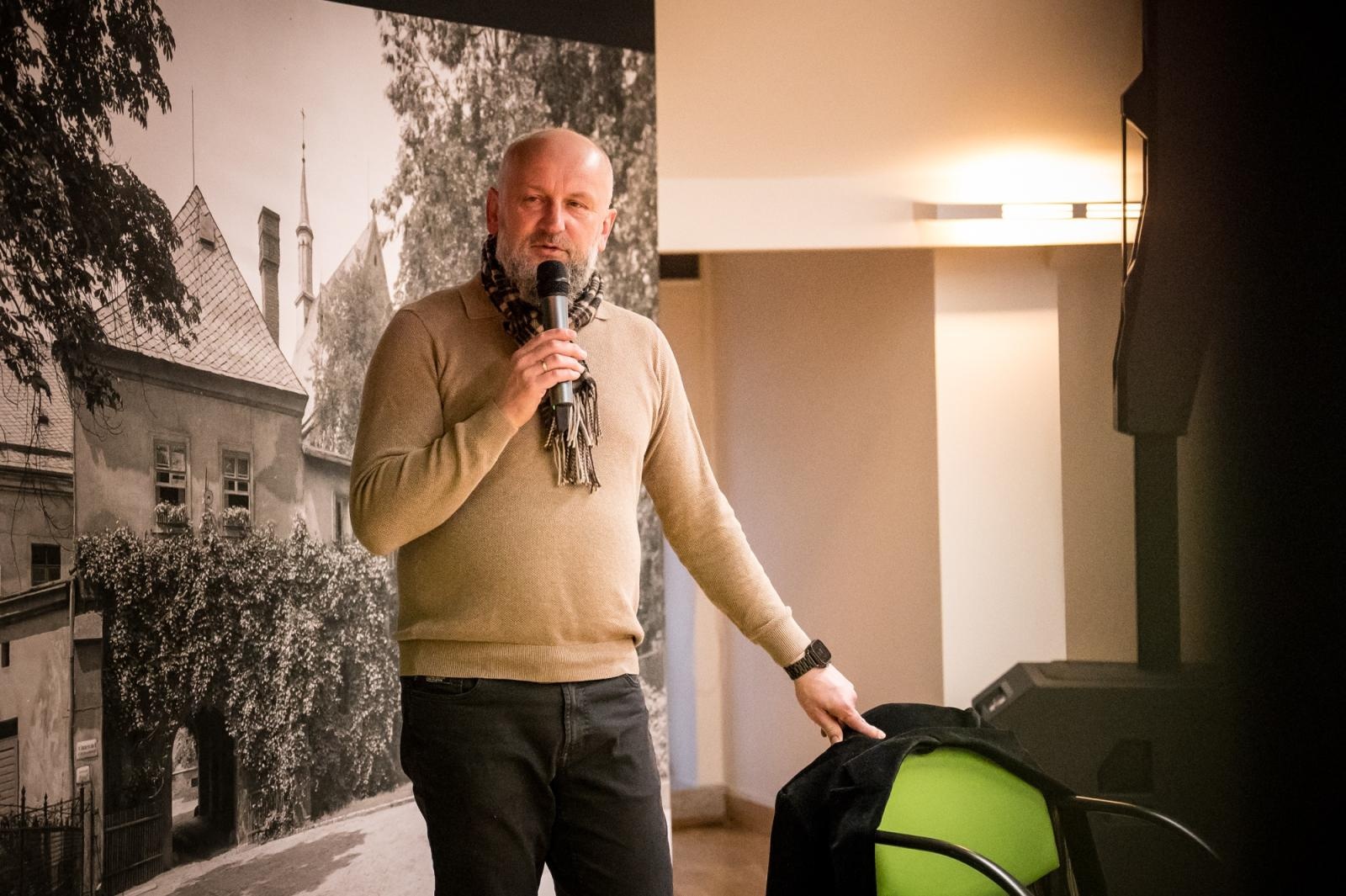 Zdjęcie w galerii na portalu naszraciborz.pl: Czerwony świt nad Odrą. Racibórz 1945 – spotkanie na Zamku Piastowskim wiadomości z regionu