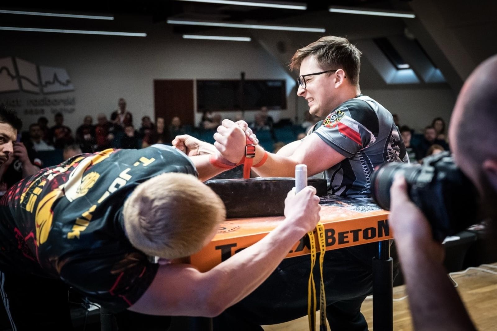 Zdjęcie w galerii na portalu naszraciborz.pl: Zamek Piastowski gościł XXVI Mistrzostwa Polski w Armwrestlingu [FOTO i WIDEO] wiadomości z regionu