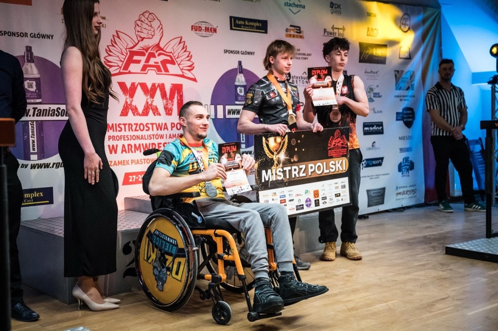 Zdjęcie w galerii na portalu naszraciborz.pl: Zamek Piastowski gościł XXVI Mistrzostwa Polski w Armwrestlingu [FOTO i WIDEO] wiadomości z regionu