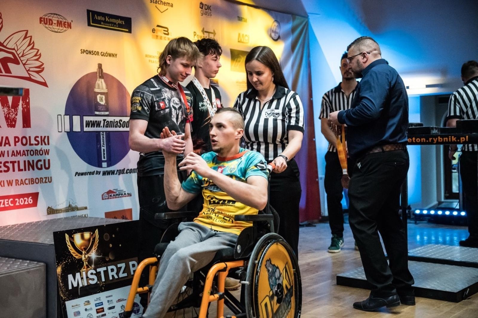 Zdjęcie w galerii na portalu naszraciborz.pl: Zamek Piastowski gościł XXVI Mistrzostwa Polski w Armwrestlingu [FOTO i WIDEO] wiadomości z regionu