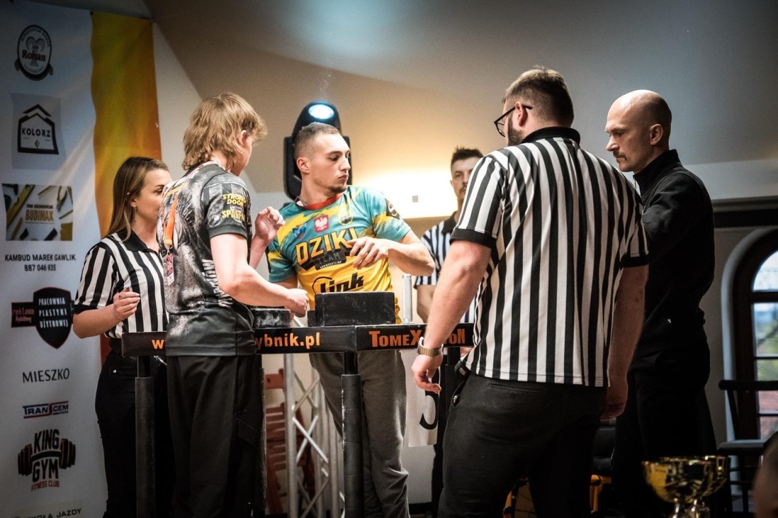 Zdjęcie w galerii na portalu naszraciborz.pl: Zamek Piastowski gościł XXVI Mistrzostwa Polski w Armwrestlingu [FOTO i WIDEO] wiadomości z regionu