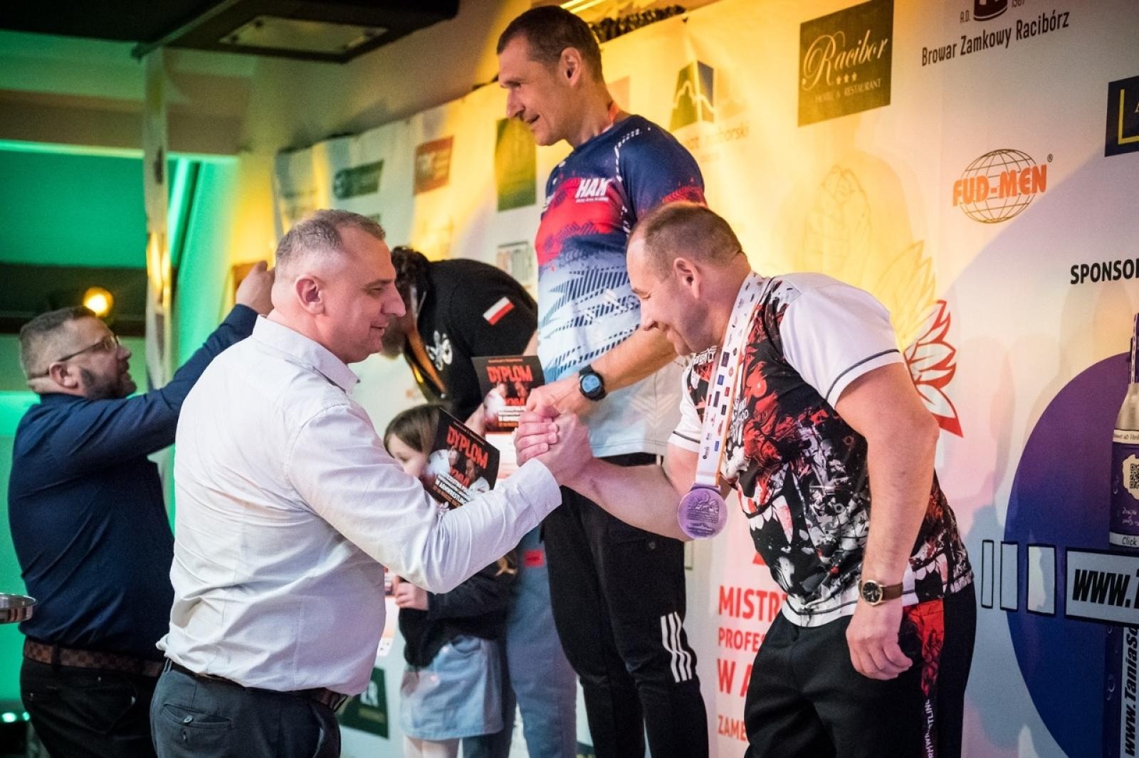 Zdjęcie w galerii na portalu naszraciborz.pl: Zamek Piastowski gościł XXVI Mistrzostwa Polski w Armwrestlingu [FOTO i WIDEO] wiadomości z regionu