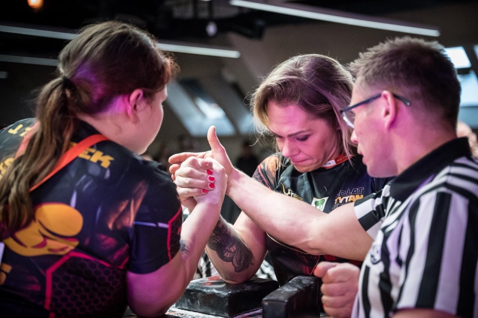 Zdjęcie w galerii na portalu naszraciborz.pl: Zamek Piastowski gościł XXVI Mistrzostwa Polski w Armwrestlingu [FOTO i WIDEO] wiadomości z regionu