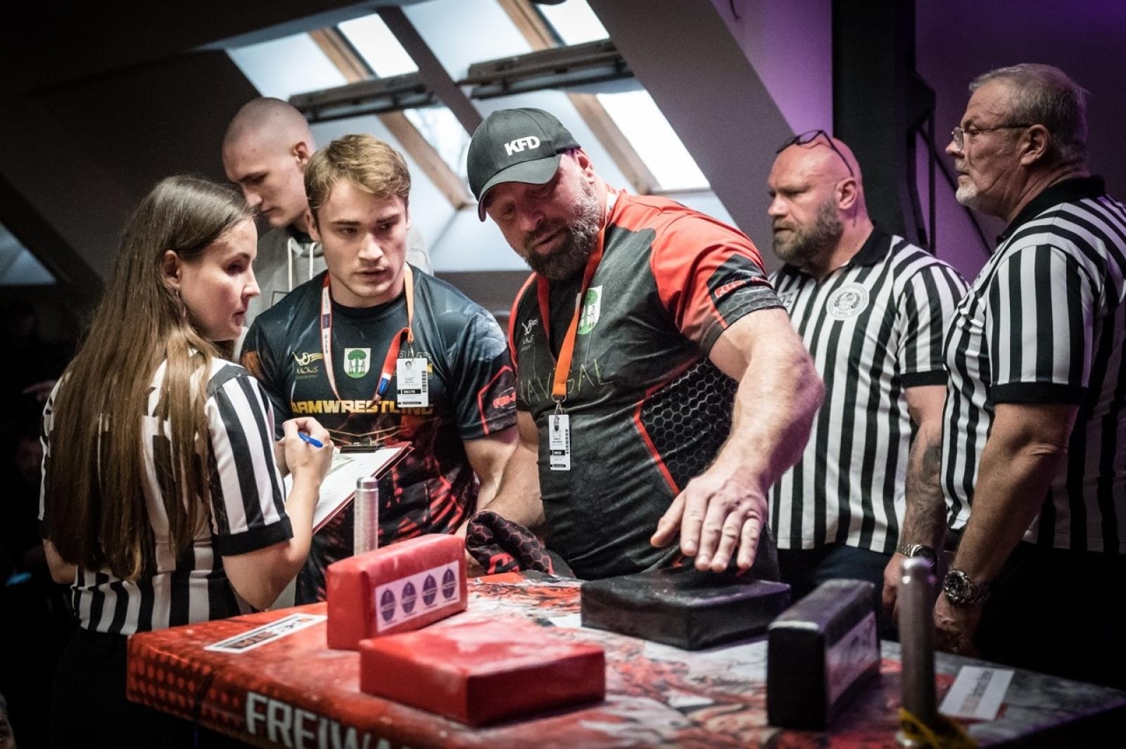 Zdjęcie w galerii na portalu naszraciborz.pl: Zamek Piastowski gościł XXVI Mistrzostwa Polski w Armwrestlingu [FOTO i WIDEO] wiadomości z regionu