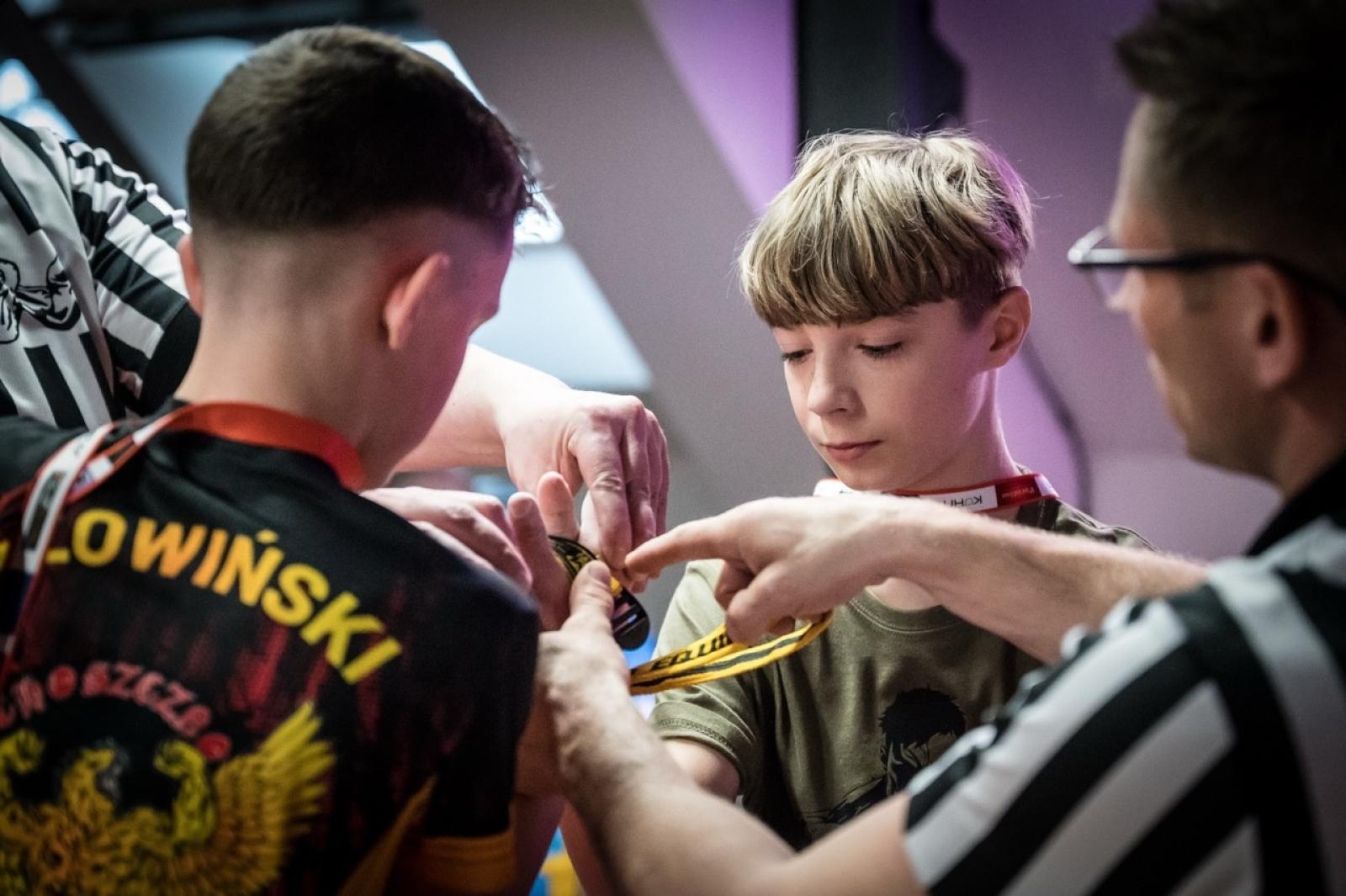 Zdjęcie w galerii na portalu naszraciborz.pl: Zamek Piastowski gościł XXVI Mistrzostwa Polski w Armwrestlingu [FOTO i WIDEO] wiadomości z regionu