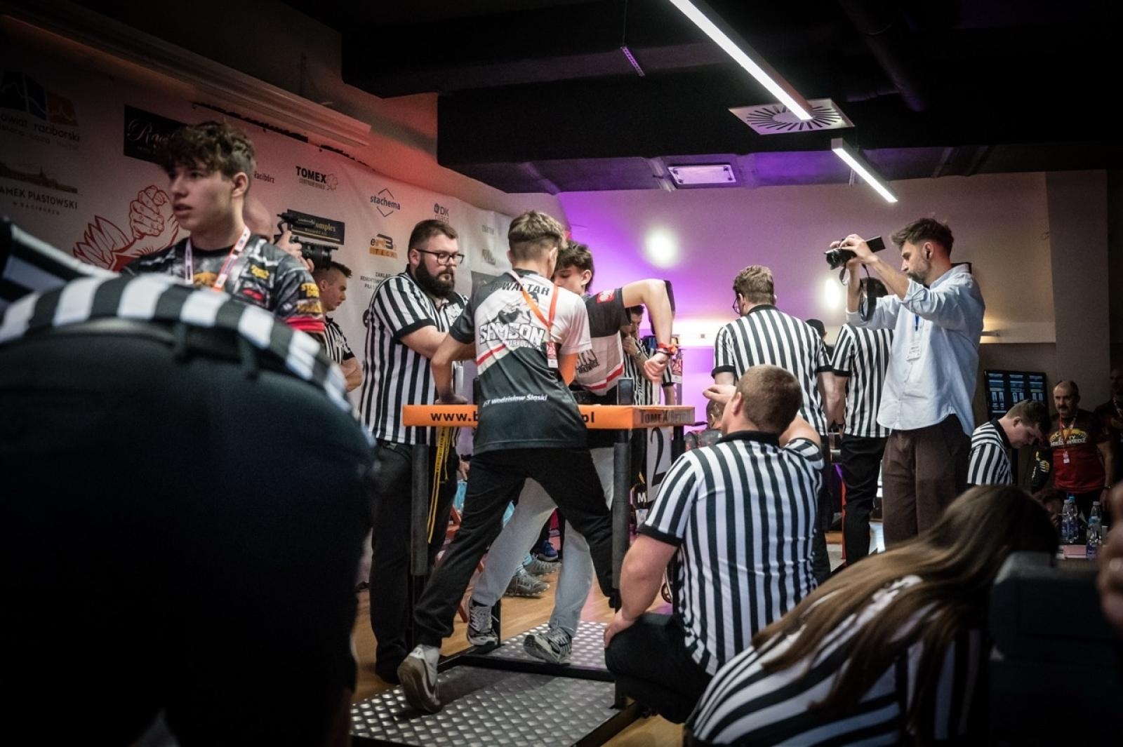 Zdjęcie w galerii na portalu naszraciborz.pl: Zamek Piastowski gościł XXVI Mistrzostwa Polski w Armwrestlingu [FOTO i WIDEO] wiadomości z regionu