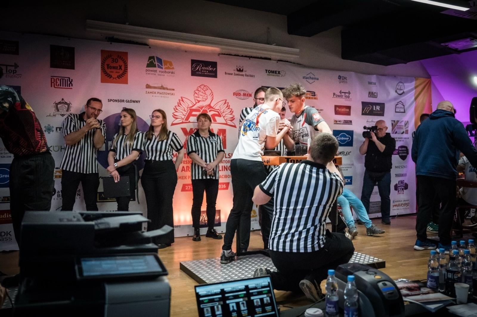 Zdjęcie w galerii na portalu naszraciborz.pl: Zamek Piastowski gościł XXVI Mistrzostwa Polski w Armwrestlingu [FOTO i WIDEO] wiadomości z regionu