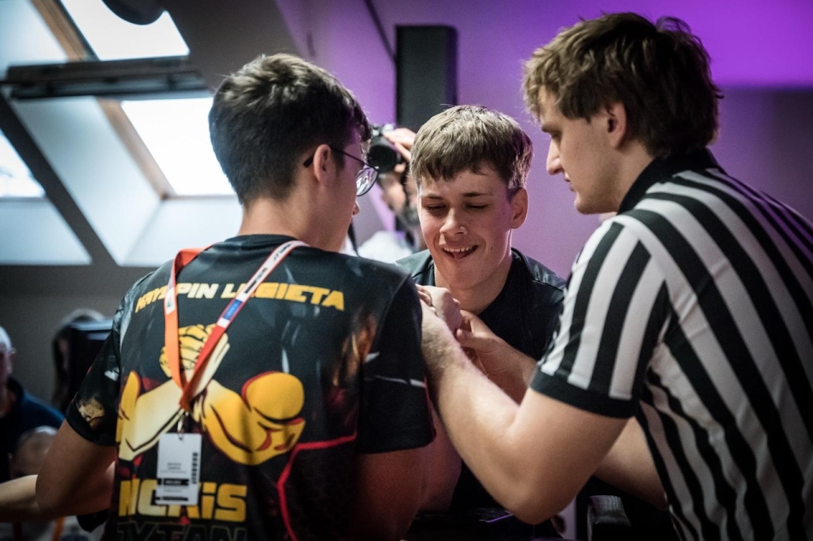 Zdjęcie w galerii na portalu naszraciborz.pl: Zamek Piastowski gościł XXVI Mistrzostwa Polski w Armwrestlingu [FOTO i WIDEO] wiadomości z regionu