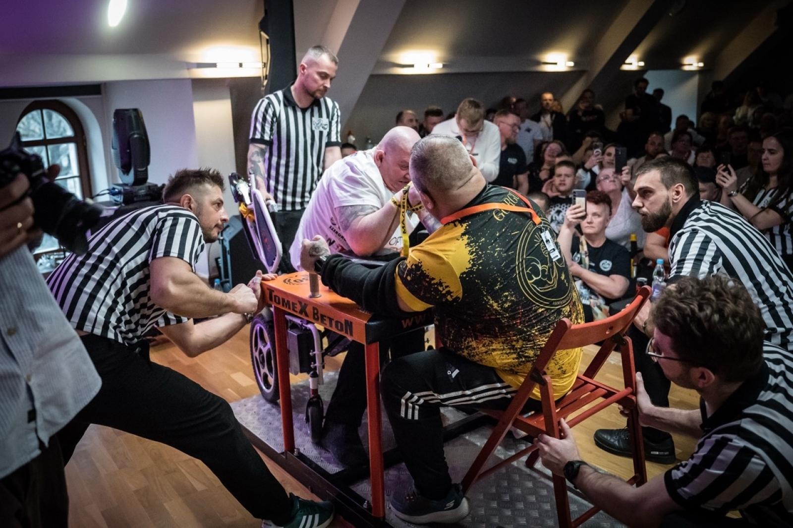 Zdjęcie w galerii na portalu naszraciborz.pl: Zamek Piastowski gościł XXVI Mistrzostwa Polski w Armwrestlingu [FOTO i WIDEO] wiadomości z regionu