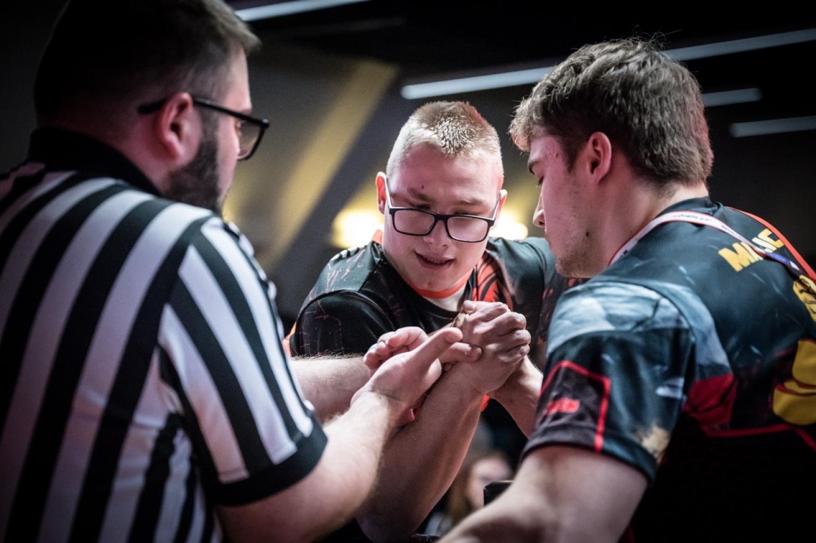 Zdjęcie w galerii na portalu naszraciborz.pl: Zamek Piastowski gościł XXVI Mistrzostwa Polski w Armwrestlingu [FOTO i WIDEO] wiadomości z regionu