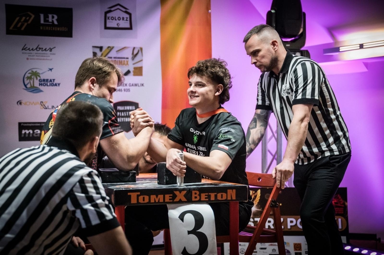 Zdjęcie w galerii na portalu naszraciborz.pl: Zamek Piastowski gościł XXVI Mistrzostwa Polski w Armwrestlingu [FOTO i WIDEO] wiadomości z regionu