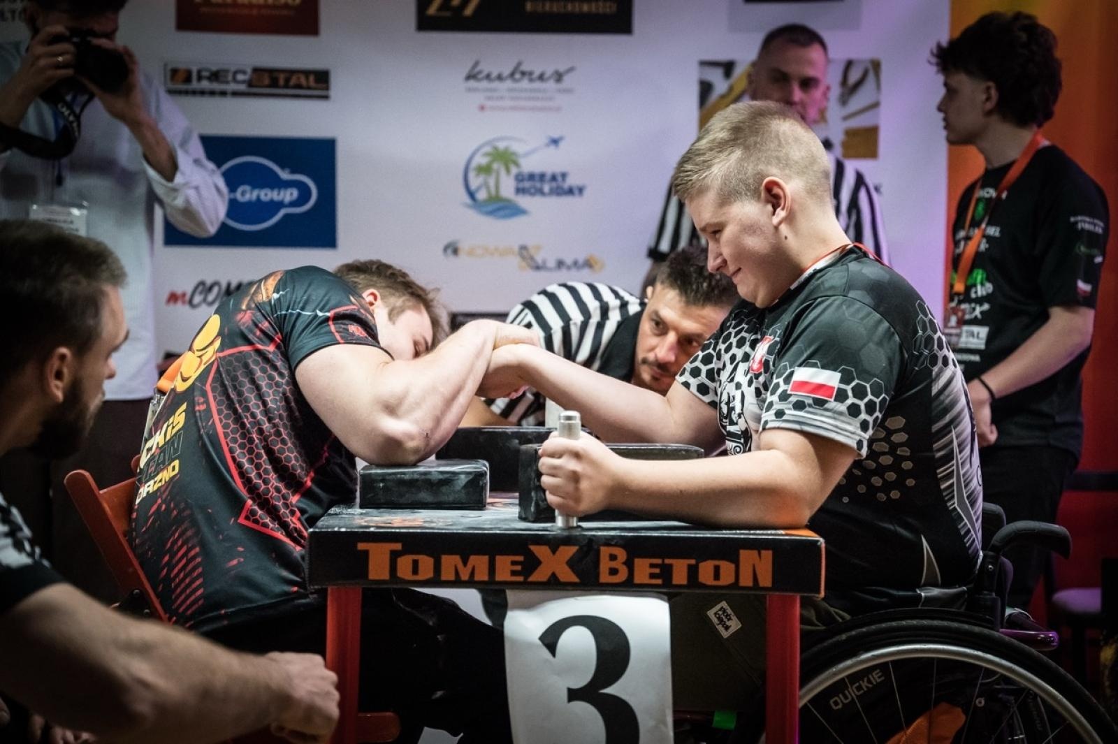 Zdjęcie w galerii na portalu naszraciborz.pl: Zamek Piastowski gościł XXVI Mistrzostwa Polski w Armwrestlingu [FOTO i WIDEO] wiadomości z regionu