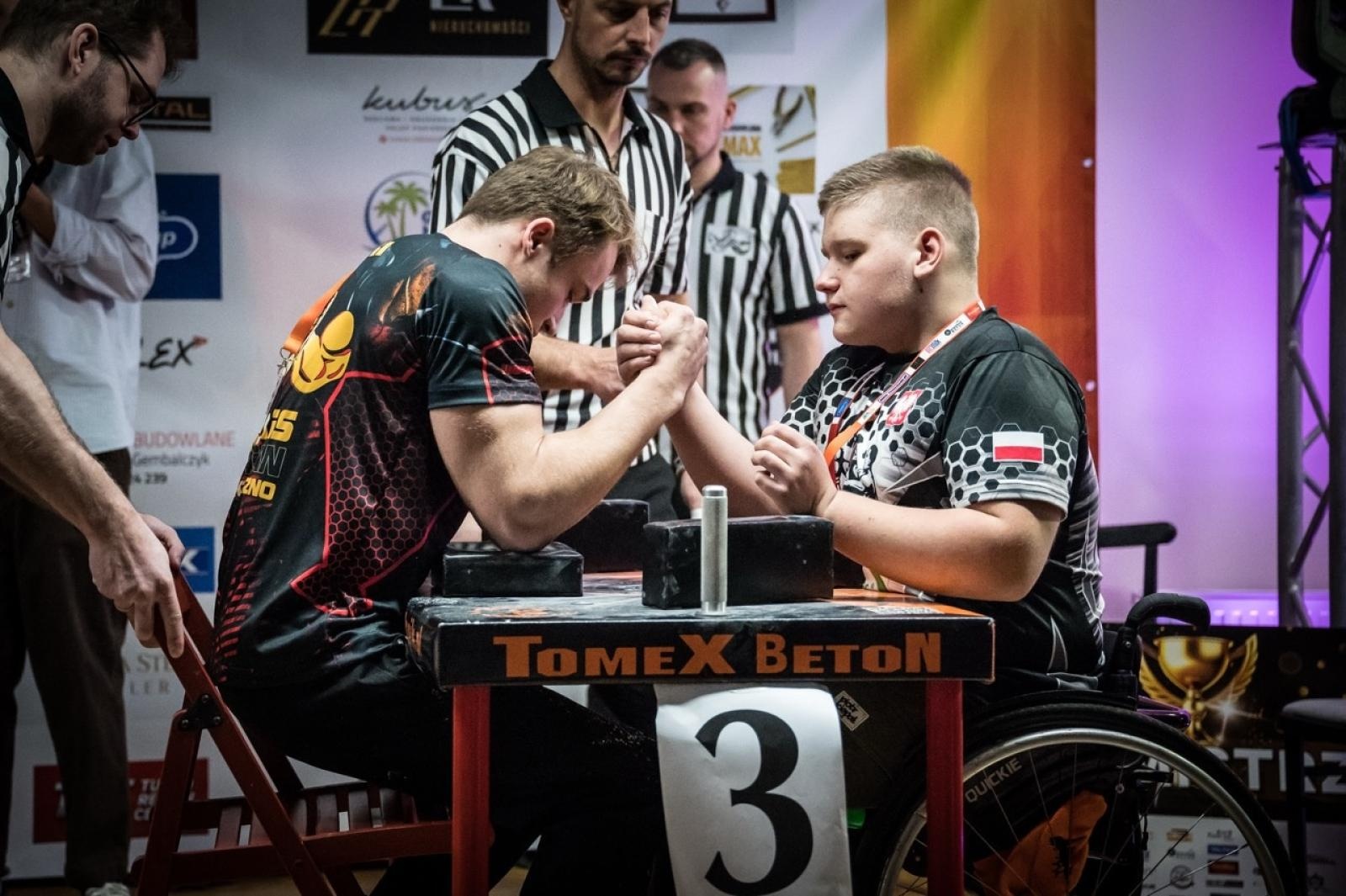 Zdjęcie w galerii na portalu naszraciborz.pl: Zamek Piastowski gościł XXVI Mistrzostwa Polski w Armwrestlingu [FOTO i WIDEO] wiadomości z regionu