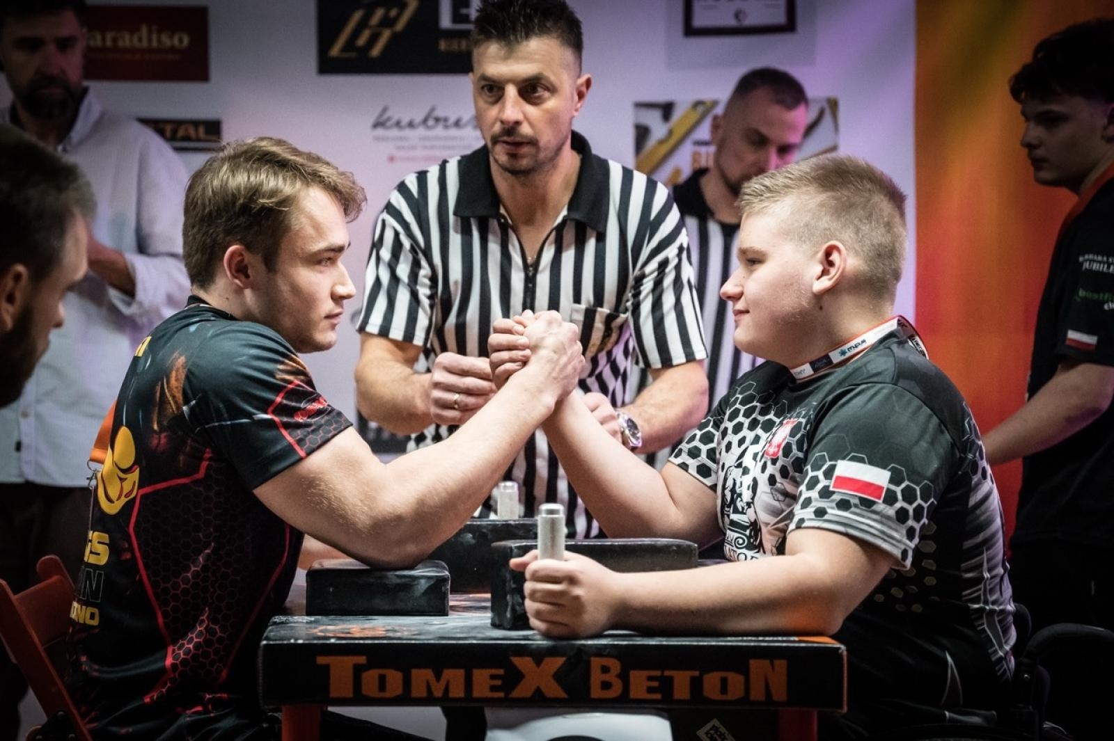 Zdjęcie w galerii na portalu naszraciborz.pl: Zamek Piastowski gościł XXVI Mistrzostwa Polski w Armwrestlingu [FOTO i WIDEO] wiadomości z regionu