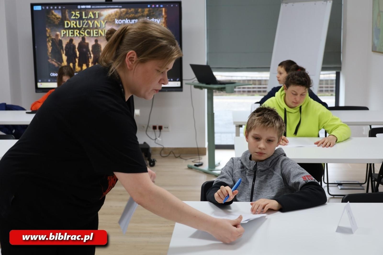 Zdjęcie w galerii na portalu naszraciborz.pl: 25 lat Drużyny Pierścienia – konkurs na Stacji Młodych wiadomości z regionu