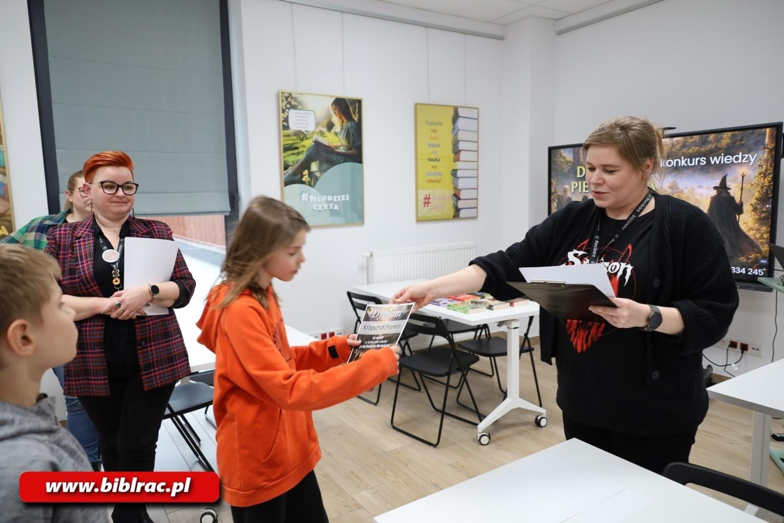 Zdjęcie w galerii na portalu naszraciborz.pl: 25 lat Drużyny Pierścienia – konkurs na Stacji Młodych wiadomości z regionu