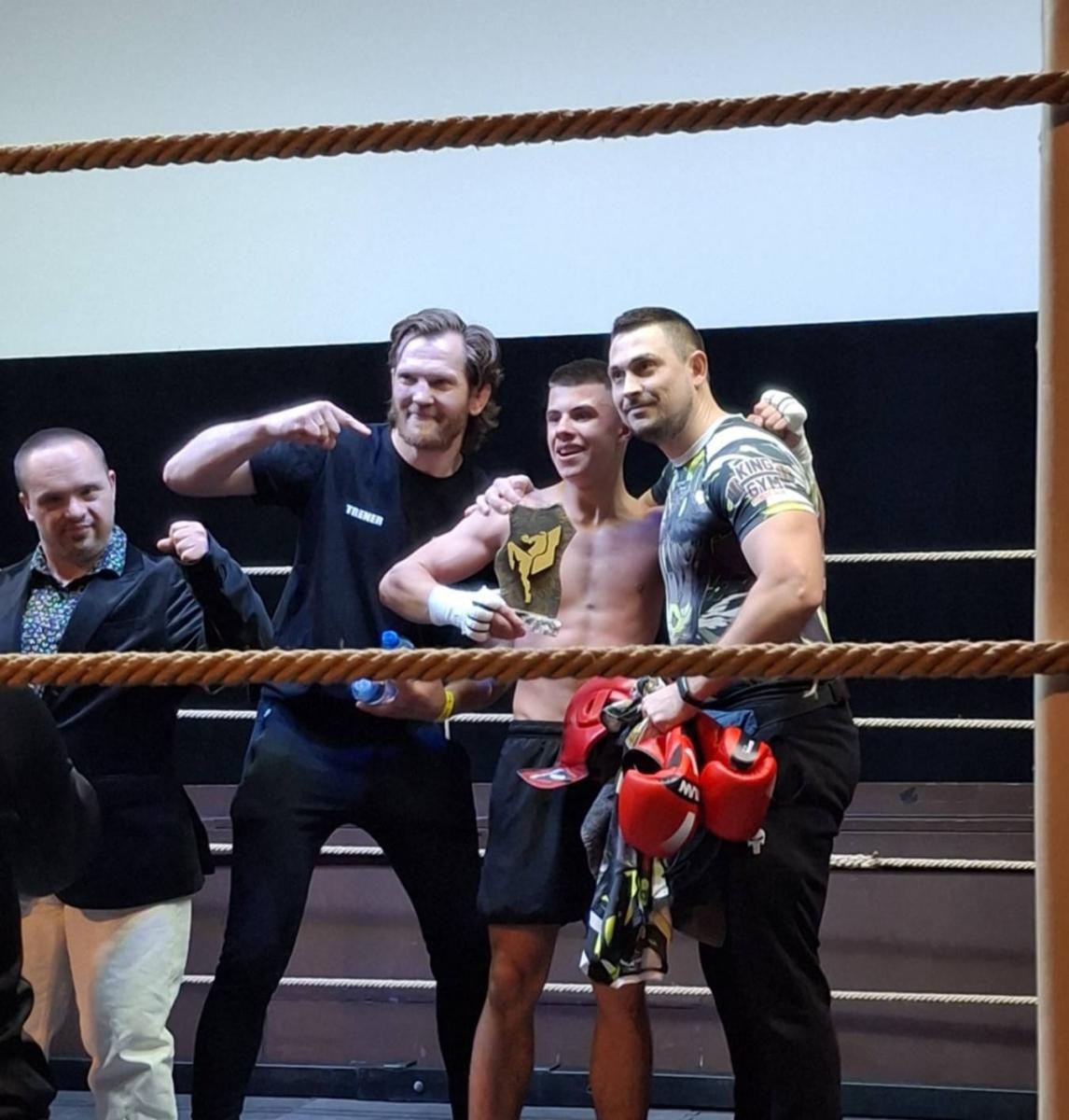 Zdjęcie w galerii na portalu naszraciborz.pl: Zabrze należało do nich. Lehuń i Węgrzyn z wyraźnymi zwycięstwami na gali bokserskiej wiadomości z regionu