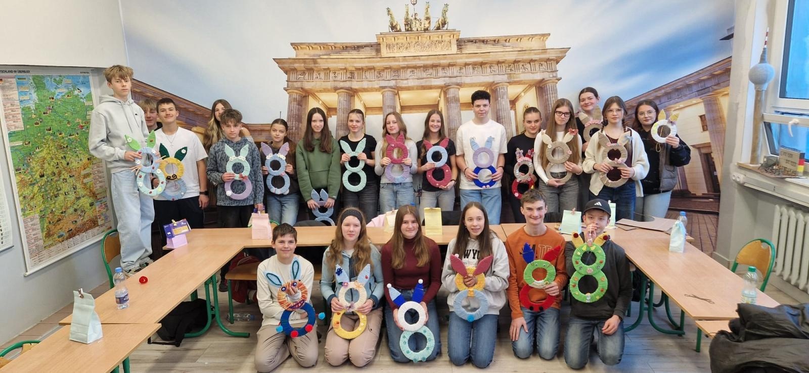 Zdjęcie w galerii na portalu naszraciborz.pl: Wizyta uczniów z Gymnasium Roth w Raciborzu w świątecznej, wielkanocnej atmosferze wiadomości z regionu