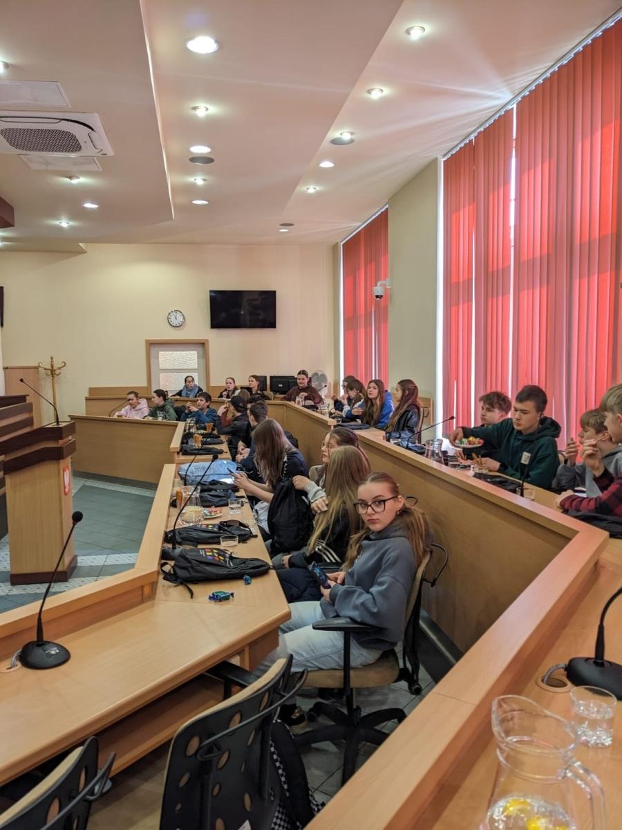 Zdjęcie w galerii na portalu naszraciborz.pl: Wizyta uczniów z Gymnasium Roth w Raciborzu w świątecznej, wielkanocnej atmosferze wiadomości z regionu