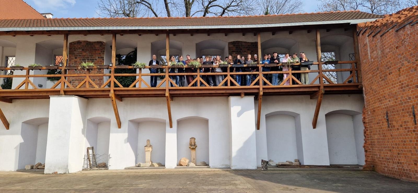 Zdjęcie w galerii na portalu naszraciborz.pl: Wizyta uczniów z Gymnasium Roth w Raciborzu w świątecznej, wielkanocnej atmosferze wiadomości z regionu