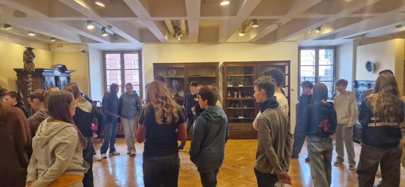 Zdjęcie w galerii na portalu naszraciborz.pl: Wizyta uczniów z Gymnasium Roth w Raciborzu w świątecznej, wielkanocnej atmosferze wiadomości z regionu