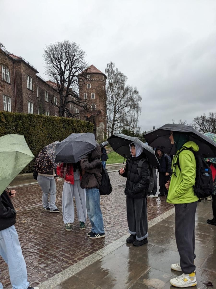 Zdjęcie w galerii na portalu naszraciborz.pl: Wizyta uczniów z Gymnasium Roth w Raciborzu w świątecznej, wielkanocnej atmosferze wiadomości z regionu