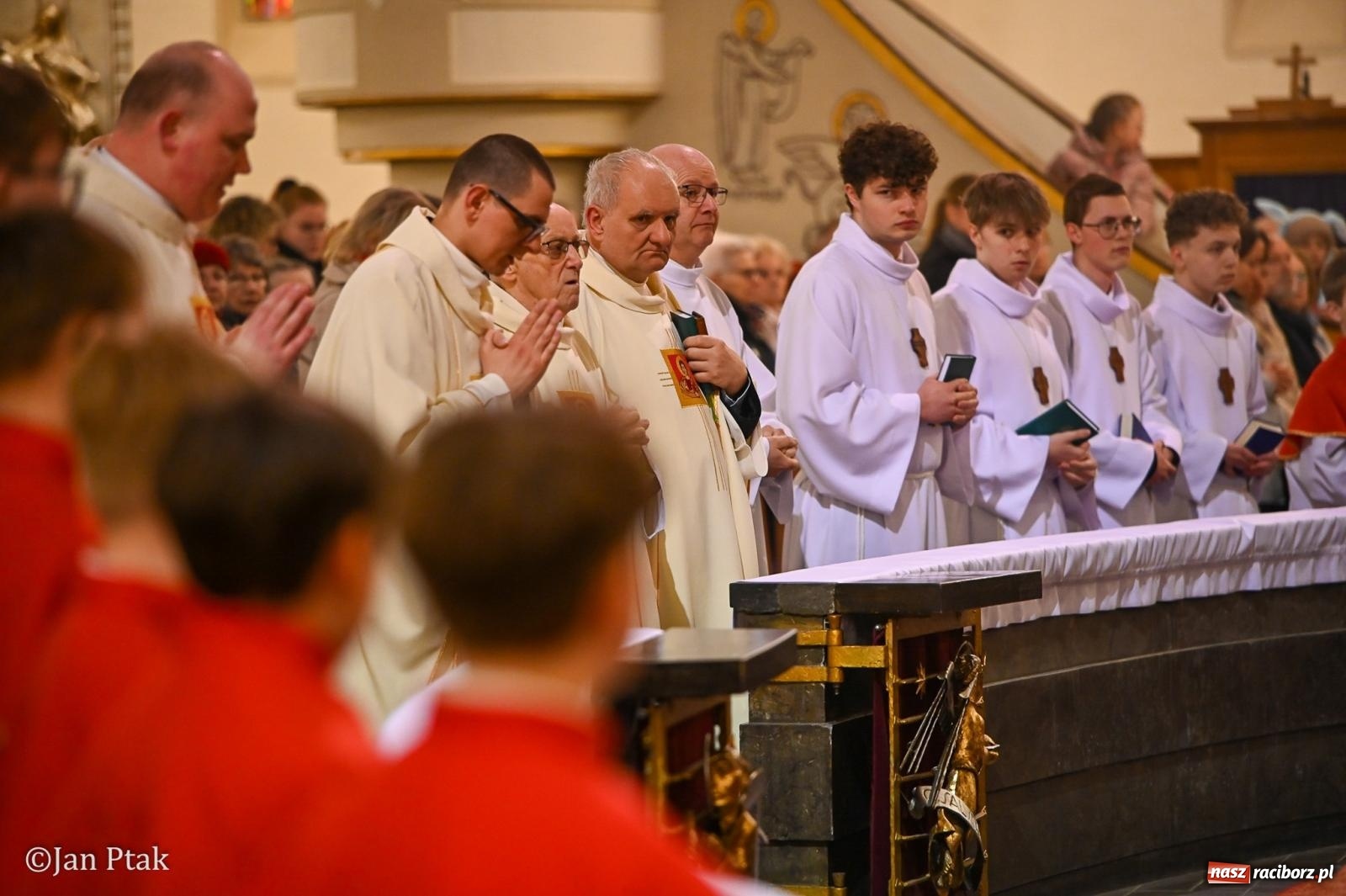 Zdjęcie w galerii na portalu naszraciborz.pl: Wielki Czwartek w kościele NSPJ – początek Triduum Paschalnego [FOTO] wiadomości z regionu