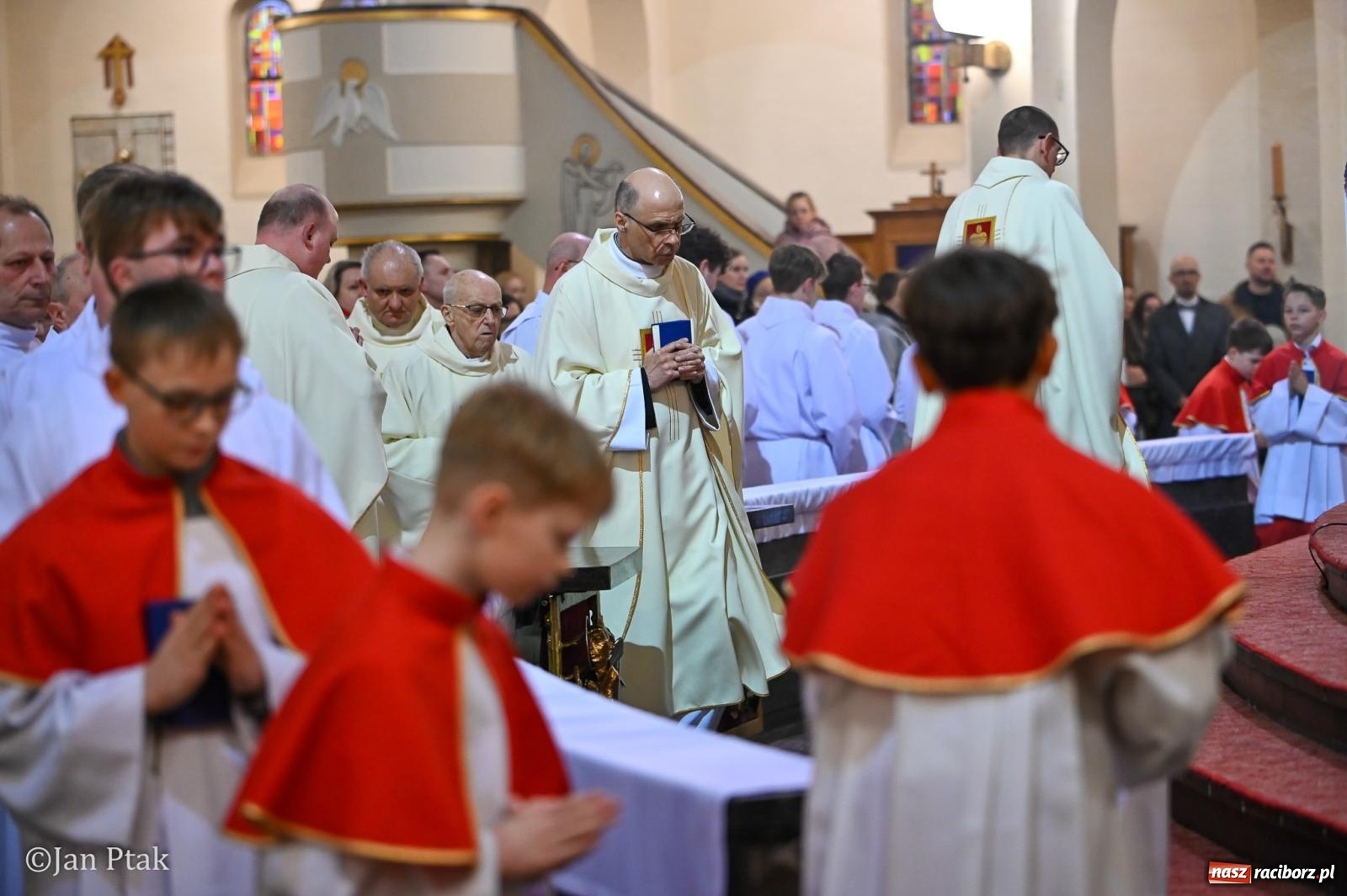 Zdjęcie w galerii na portalu naszraciborz.pl: Wielki Czwartek w kościele NSPJ – początek Triduum Paschalnego [FOTO] wiadomości z regionu