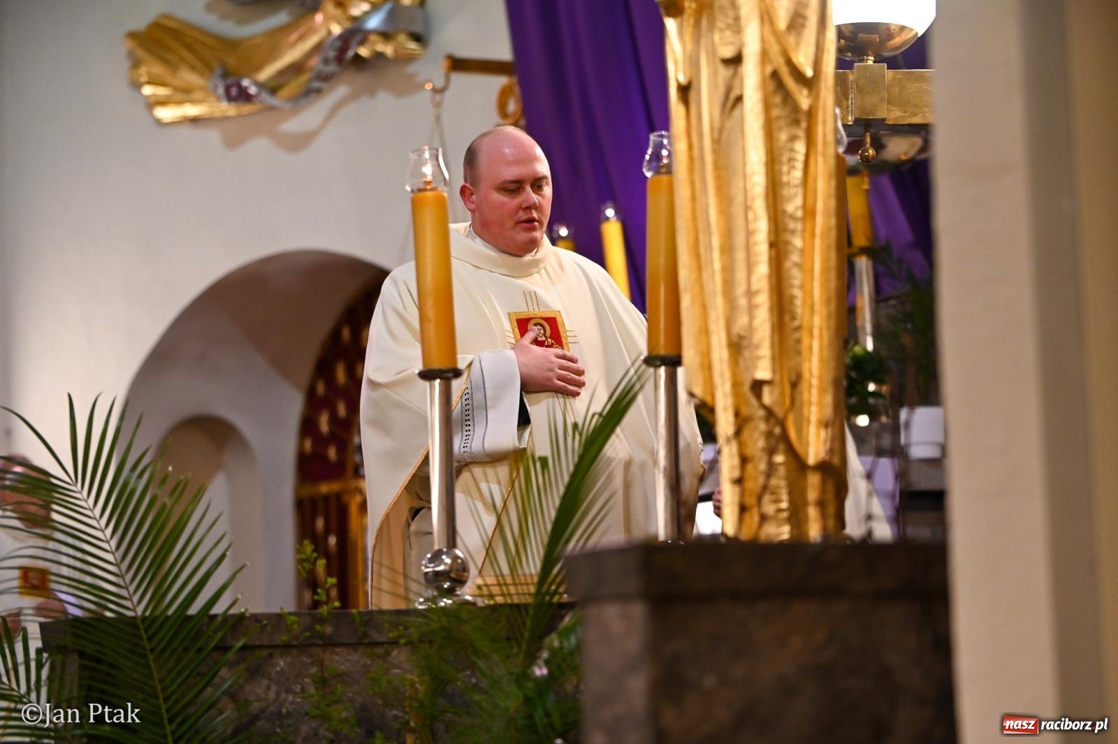 Zdjęcie w galerii na portalu naszraciborz.pl: Wielki Czwartek w kościele NSPJ – początek Triduum Paschalnego [FOTO] wiadomości z regionu