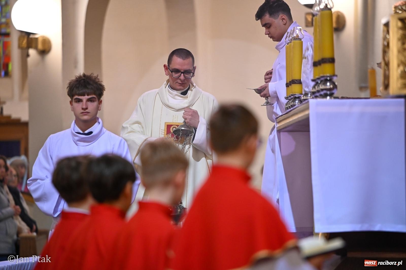 Zdjęcie w galerii na portalu naszraciborz.pl: Wielki Czwartek w kościele NSPJ – początek Triduum Paschalnego [FOTO] wiadomości z regionu