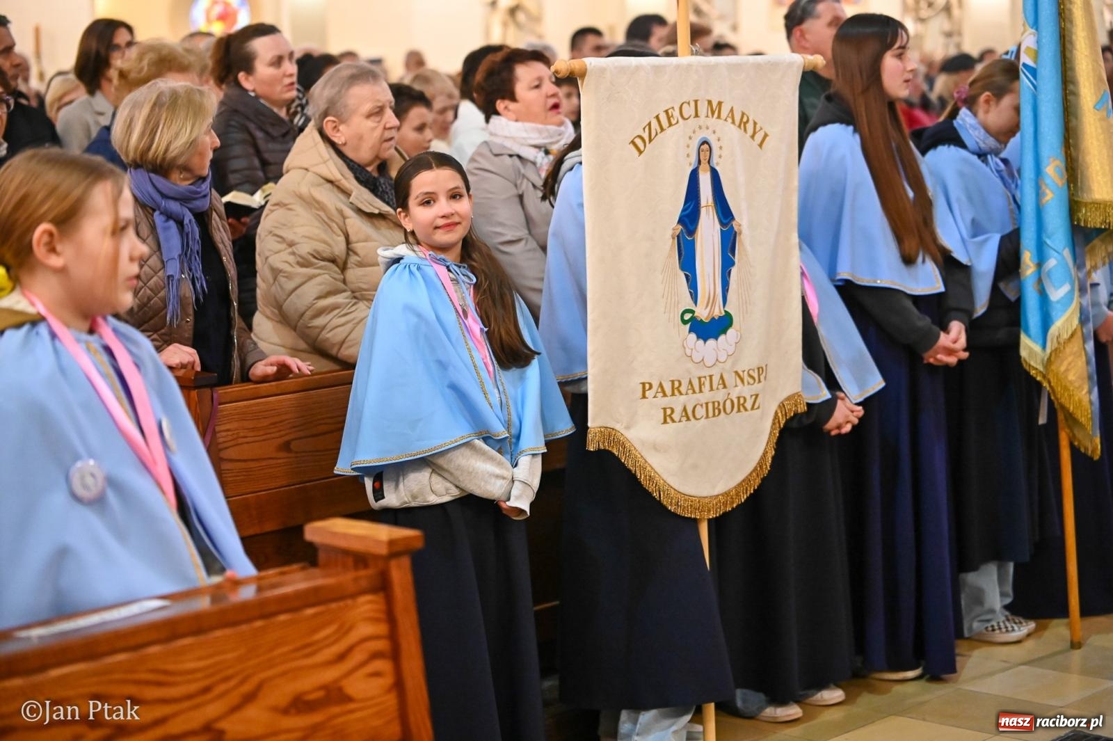 Zdjęcie w galerii na portalu naszraciborz.pl: Wielki Czwartek w kościele NSPJ – początek Triduum Paschalnego [FOTO] wiadomości z regionu